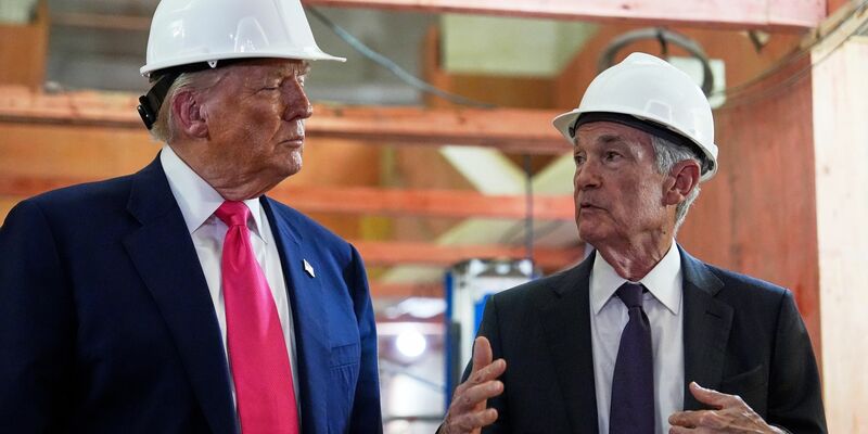 US-Präsident Trump betrachtet Notenbank-Chef Powell schon länger als Ärgernis. (Archivbild) - Foto: Julia Demaree Nikhinson/AP/dpa