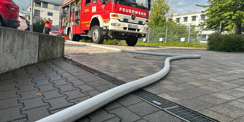 FW Weinheim: Heftiges Unwetter sorgt für mehrere Feuerwehreinsätze Tiefgaragen, Keller und Straßen betroffen - Foto: presseportal.de