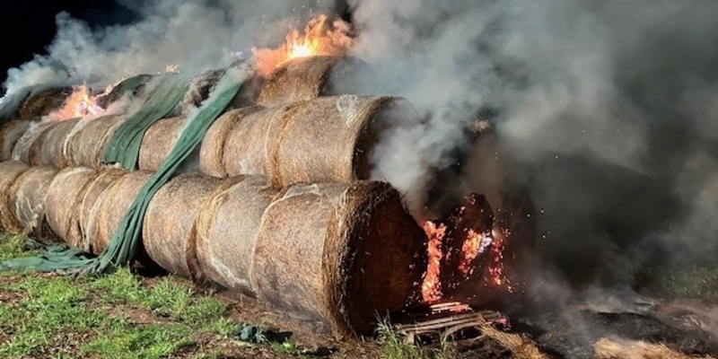 POL-PDKL: Brand mehrerer Heuballen - Foto: presseportal.de