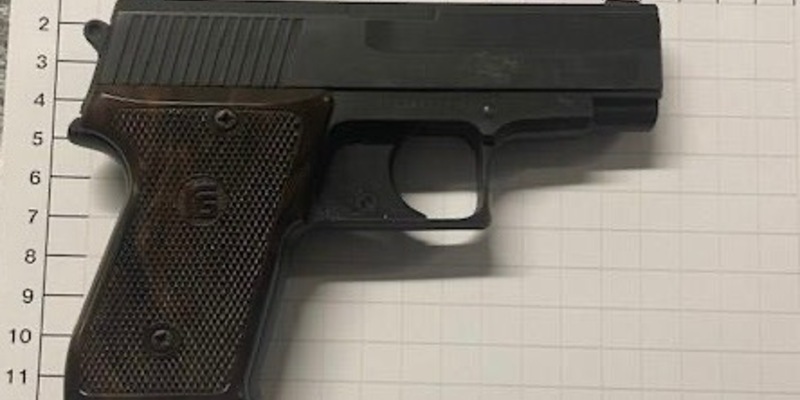 BPOL NRW: Bundespolizei findet Schreckschusswaffe - Foto: presseportal.de