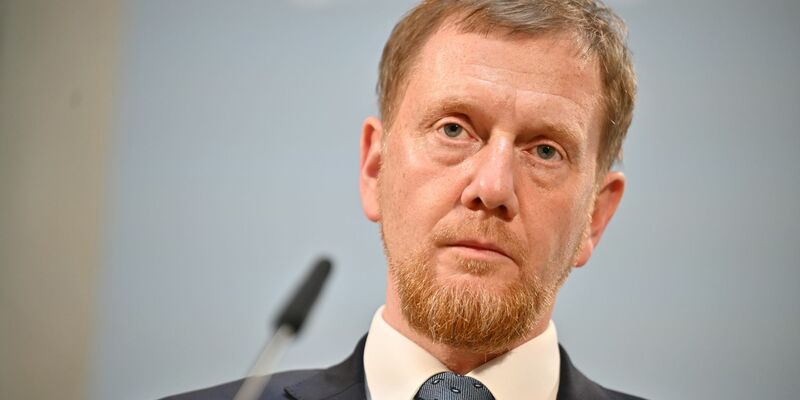 Kretschmer befürwortet Änderungen beim Bürgergeld. (Archivbild) - Foto: Sebastian Christoph Gollnow/dpa