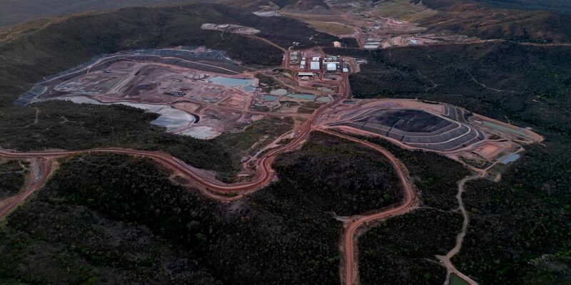 In dieser Mine in Brasilien werden seltene Erden gefördert. Weltweit liegt ein Großteil der Produktion allerdings in chinesischer Hand. (Archiv) - Foto: Eraldo Peres/AP/dpa