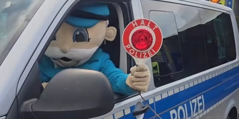 POL-ROW: ++ 11. Ferdinands Feld Open-Air-Festival 2025: Über zehntausend feiern ausgelassen zum Beat ++ - Foto: presseportal.de