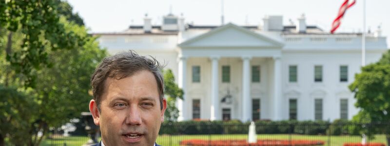 Klingbeil war zum Antrittsbesuch bei seinem US-Amtskollegen. - Foto: Soeren Stache/dpa