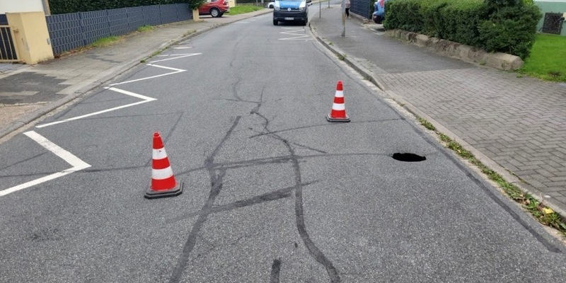 POL-CE: Plötzliches Loch auf Fahrbahn in der Riemannstraße - Foto: presseportal.de