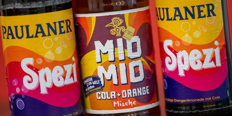 Das Landgericht München entscheidet: Ähneln sich diese Flaschen zu sehr? (Symbolbild) - Foto: Peter Kneffel/dpa