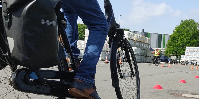 POL-KR: Sicher und souverän unterwegs - Pedelec-Training (E-Bike) der Polizei Krefeld für mehr Fahrfreude und Sicherheit - Foto: presseportal.de