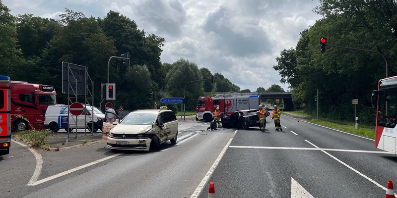 POL-AC: Zusammenstoß an der Anschlussstelle Lichtenbusch: Zwei Männer verletzt - Foto: presseportal.de