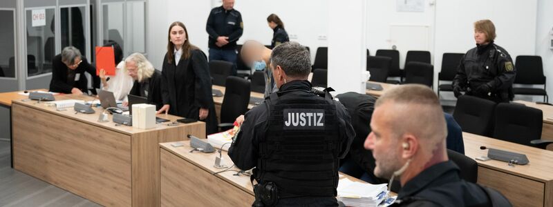 Der Angeklagte Jian G. soll etliche Dokumente an chinesische Stellen weitergegeben haben. (Archivbild) - Foto: Sebastian Kahnert/dpa