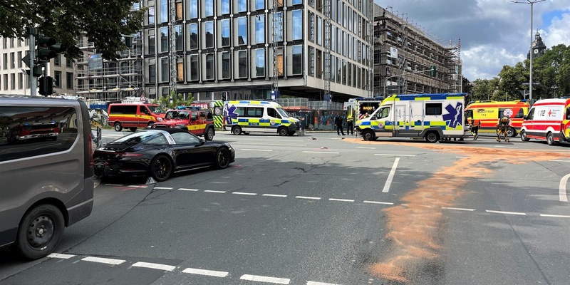 LPI-J: Rettungswagen bei Einsatzfahrt in Unfall verwickelt - Foto: presseportal.de