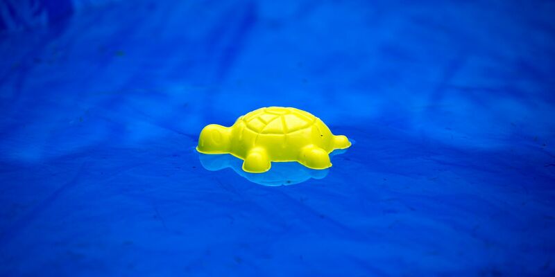 Die vermissten Kinder wurden tot in einem privaten Pool gefunden. (Symbolbild) - Foto: picture alliance / Arno Burgi/dpa-Zentralbild/ZB