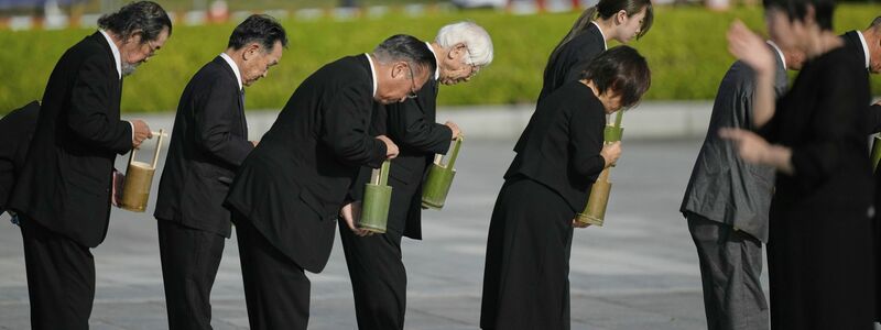 Japans Premier Ishiba bekräftigt die Prinzipien, wonach Japan weder Atomwaffen produziert noch besitzt oder auf eigenem Boden erlaubt.  - Foto: Louise Delmotte/AP/dpa
