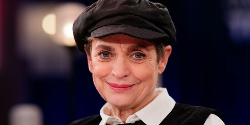 Katharina Thalbach wird wieder zu «Miss Merkel». (Archivbild) - Foto: Rolf Vennenbernd/dpa