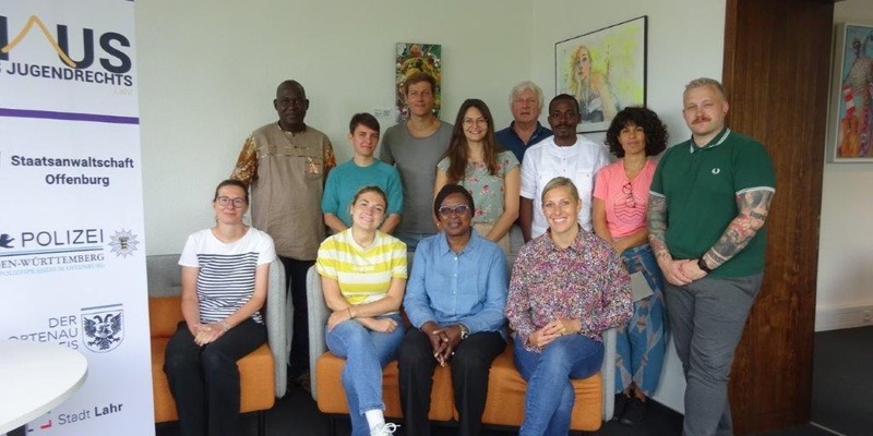 POL-OG: Lahr - Internationaler Austausch: Delegation afrikanischer Kinderrechtsorganisationen zu Besuch im Haus des Jugendrechts Lahr - Foto: presseportal.de