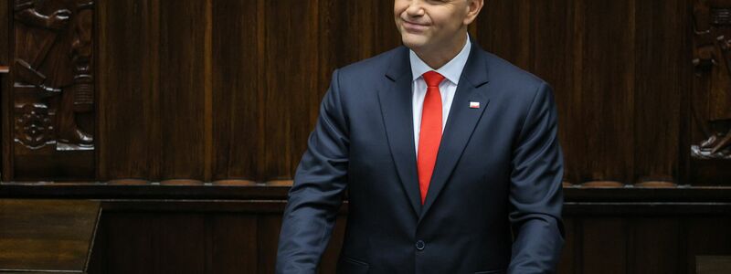 Polens neuer Präsident Karol Nawrocki während seiner Antrittsrede. (Foto aktuell) - Foto: Pawek Supernak/PAP/dpa