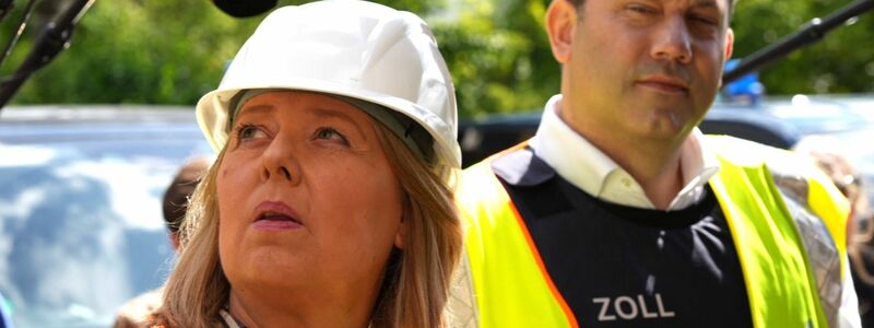 Sozialministerin Bärbel Bas hat ein erstes Rentenpaket durchs Kabinett gebracht. - Foto: Soeren Stache/dpa