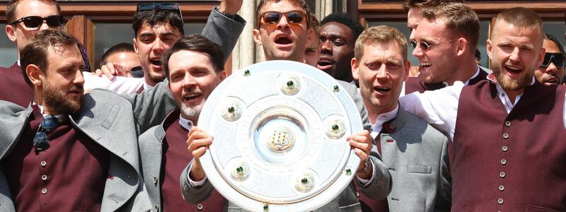 Thomas Müller sagte seinen Fans wiederholt Danke. - Foto: Karl-Josef Hildenbrand/dpa
