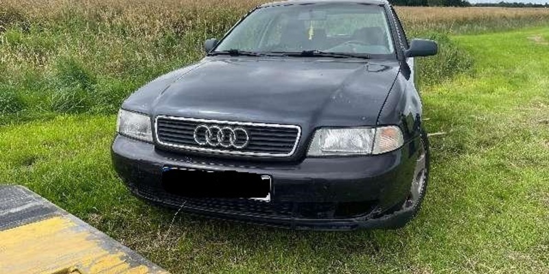 POL-WHV: Verlassener Pkw im Graben - Polizei bittet um Hinweise - Foto: presseportal.de