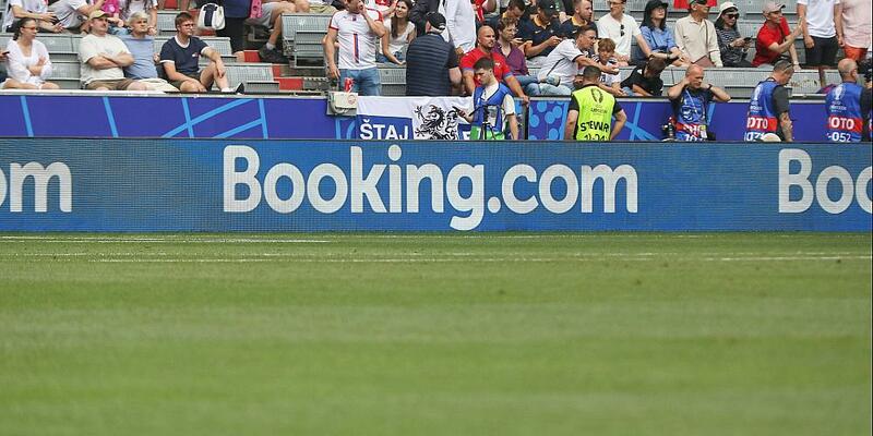 Bandenwerbung für Booking.com (Archiv) - Foto: über dts Nachrichtenagentur