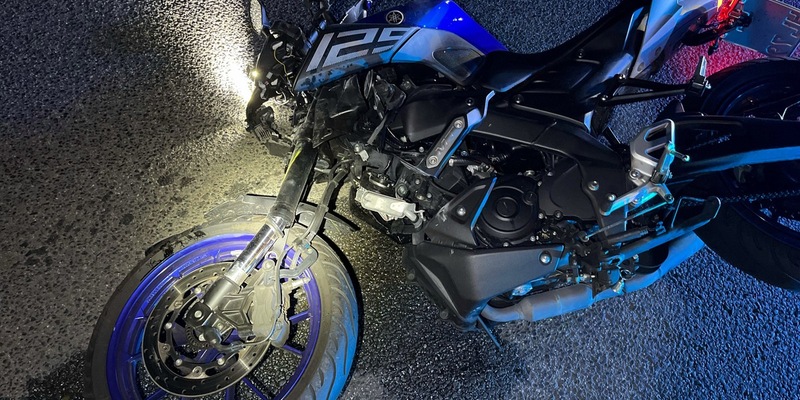 POL-RBK: Rösrath - Zweiradfahrerin weicht Pkw aus und kollidiert mit Lkw - Foto: presseportal.de