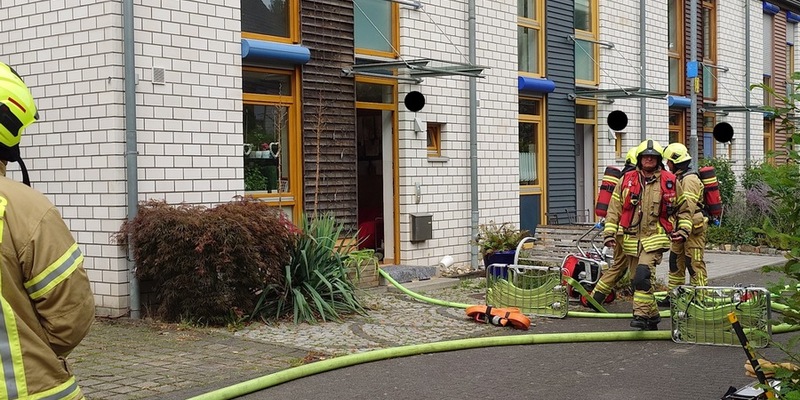 FW Ratingen: Zimmerbrand in Ratingen-Süd: Schneller Einsatz der Feuerwehr verhindert Schlimmeres - Foto: presseportal.de