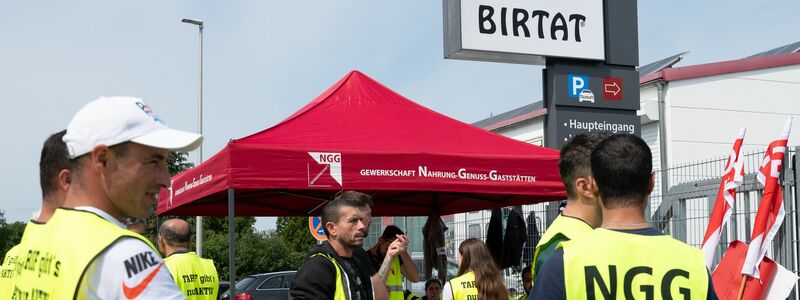 Beim Dönerspießhersteller Birtat gibt es einen Tarifabschluss. (Archivbild) - Foto: Markus Lenhardt/dpa