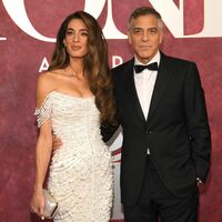 Die Menschenrechtsanwältin Amal Alamuddin Clooney und der Oscar-prämierte Schauspieler George Clooney leben mit ihren Zwillingen auf einem Bauernhof in Südfrankreich. (Archivbild) - Foto: Evan Agostini/Invision/dpa