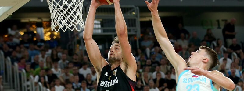 Die deutschen Basketballer haben den ersten EM-Test gewonnen. - Foto: Stickel Matthias/dpa
