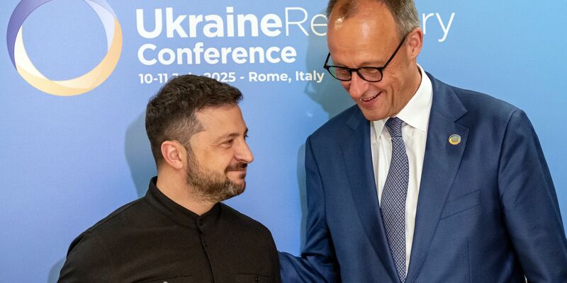 Selenskyj kommt für die Beratungen mit Kanzler Merz nach Berlin. (Archivbild) - Foto: Michael Kappeler/dpa
