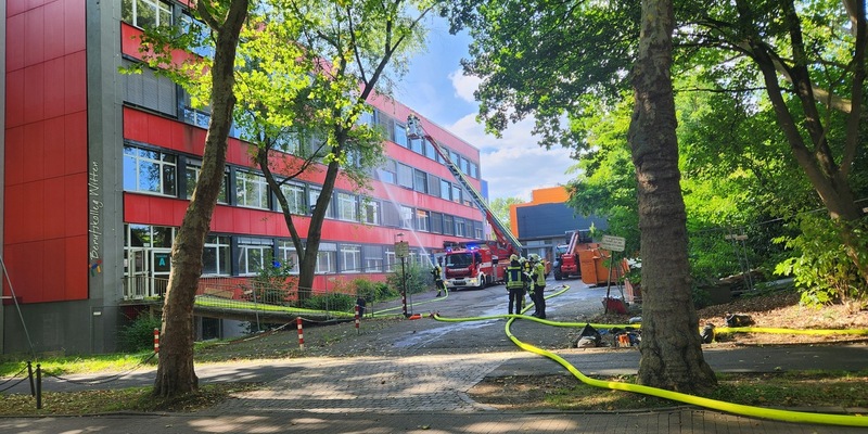 FW Witten: Brand an der Berufsschule - Foto: presseportal.de