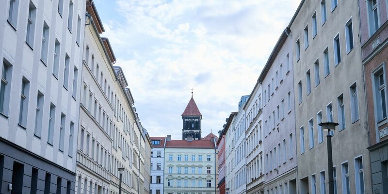 Der Trend hält an: Wohnungen, hier in Berlin, werden teurer. (Archivbild)  - Foto: Annette Riedl/dpa