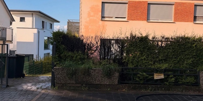 FW-DT: Heckenbrand in Hiddesen - Foto: presseportal.de