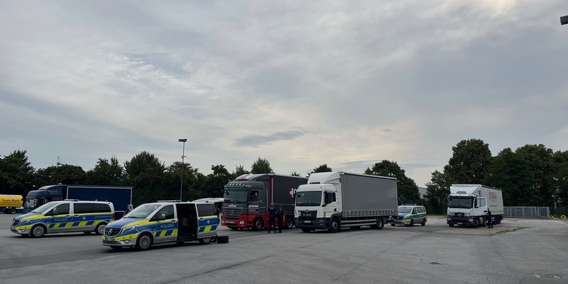 POL-WES: NRW- Kreis Wesel- Landesweite Kontrollen des gewerblichen Personen- und Güterverkehrs unter Führung der Polizei Düsseldorf- 591 Lkw in ganz NRW kontrolliert - Foto: presseportal.de