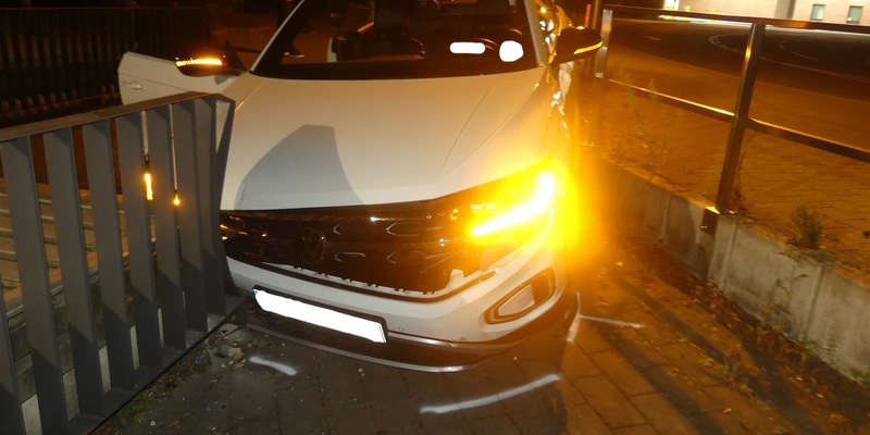 POL-GM: Unfall auf Steinmüllerallee - Fahrer muss Führerschein abgeben - Foto: presseportal.de