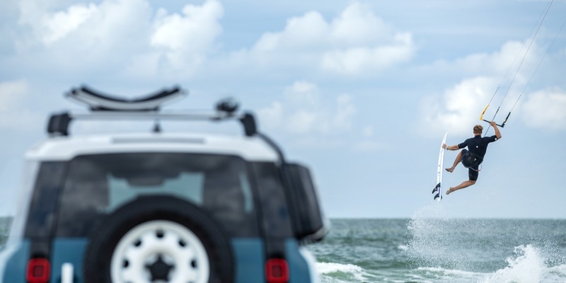 Destination Defender Sylt 2025: Britische Abenteuermarke trifft auf Stars des Kite-Surf World Cups - Foto: presseportal.de