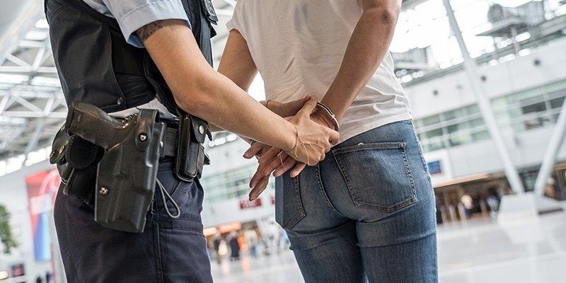 BPOL NRW: Mehrere Haftbefehle am Flughafen Köln Bonn am Wochenende vollstreckt - Foto: presseportal.de