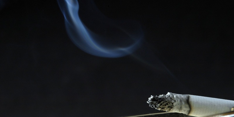 HZA-KA: Zoll stellt Zigaretten bei Reisendem am Flughafen FKB sicher - Foto: presseportal.de