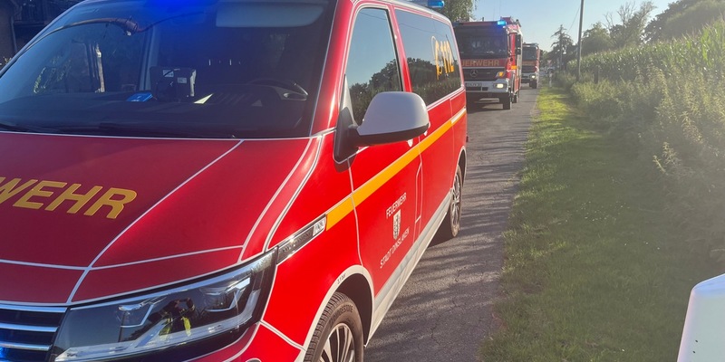 FW Dinslaken: Garagenbrand - Foto: presseportal.de