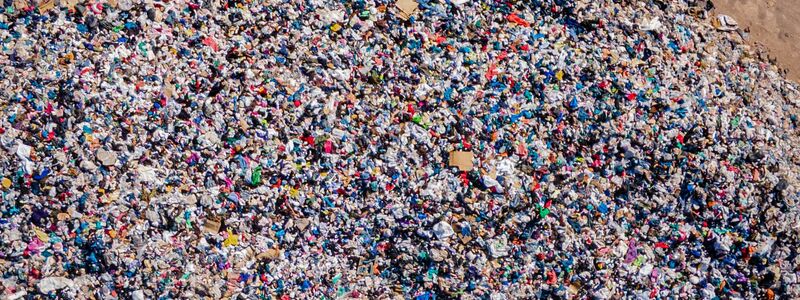 Der Materialwert der globalen Kleiderabfälle liegt laut BCG bei geschätzten 150 Milliarden US-Dollar jährlich. (Archivbild) - Foto: Antonio Cossio/dpa