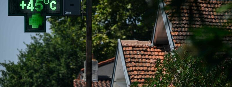 Vielfach steigen die Temperaturen in Frankreich weit über 40 Grad. - Foto: Lionel Bonaventure/AFP/dpa