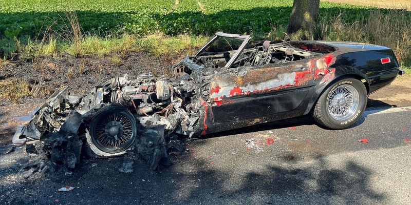 POL-DN: Hoher Sachschaden nach Motorbrand an einem Oldtimer - Foto: presseportal.de