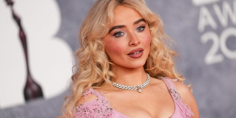 Popstar Sabrina Carpenter zeigt sich empört über das Weiße Haus. (Archivbild) - Foto: Scott A Garfitt/Invision/dpa