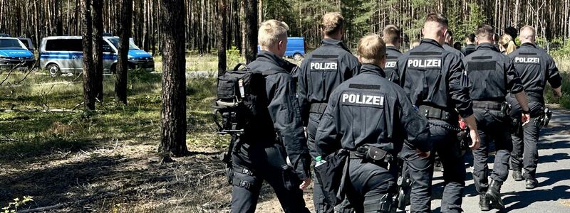Tragische Gewissheit nach einer großen Suchaktion: Die Leiche des Jungen wurde gefunden. - Foto: Danilo Dittrich/dpa