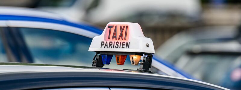 In Frankreich gibt es keine festgelegte Farbe für Taxis, jedoch sind die meisten silber, grau oder schwarz. (Archivbild) - Foto: Robert Michael/dpa