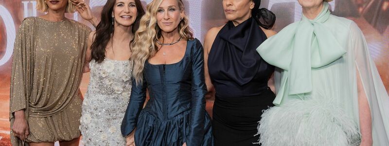 Nicole Ari Parker, Kristin Davis, Sarah Jessica Parker, Sarita Choudhury und Cynthia Nixon bei einer Feier zum Auftakt der dritten und nun auch letzten Staffel der Serie «And Just Like That...» im Mai 2025 in New York City. (Archivbild) - Foto: Lev Radin/ZUMA Press Wire/dpa