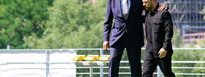 Merz will sich auch nach dem Alaska-Gipfel von US-Präsident Trump mit seinem russischen Amtskollegen Putin eng mit dem ukrainischen Präsidenten Selenskyj und den anderen Europäern abstimmen. - Foto: John Macdougall/POOL AFP/dpa