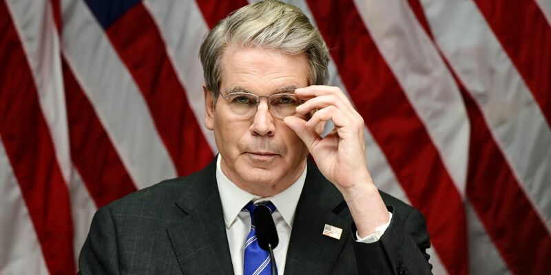 Der Deal, wonach zwei Chipkonzerne für Lizenzen zum China-Export an die US-Regierung zahlen, könnte laut US-Finanzminister Bessent auch in anderen Branchen gelten. - Foto: Magnus Lejhall/TT News Agency/AP/dpa