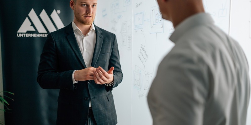 Erfolgreiches Wachstum im Handwerk: Alexander Thieme von der A&M Beratung verrät, warum Spezialisierung der Schlüssel zum Skalieren ist - Foto: presseportal.de