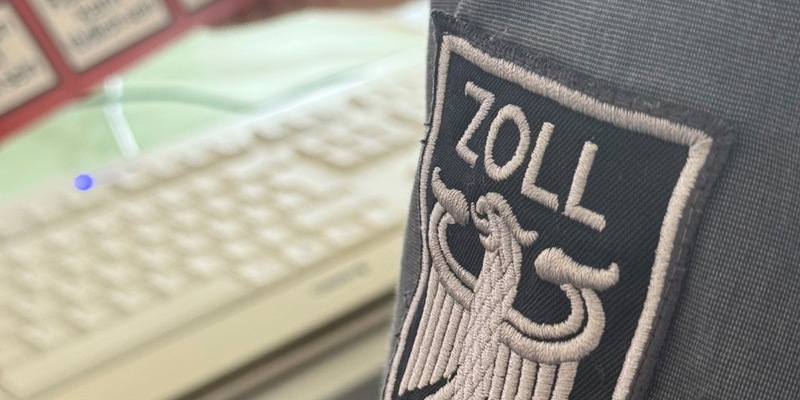 HZA-S: Fehlinformationen aus dem Internet / mehr als 9.000 Zigaretten zu viel im Gepäck - Foto: presseportal.de