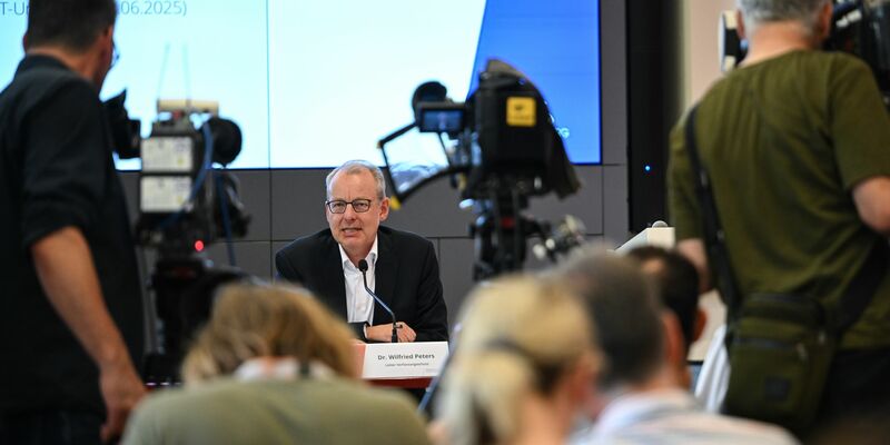 Die AfD Brandenburg vertrete verfassungsfeindliche Positionen, so Innenminister Wilke. - Foto: Britta Pedersen/dpa